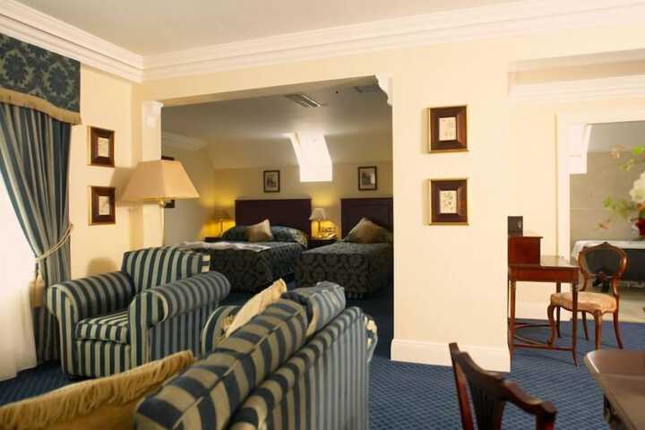 Room 17 of 41