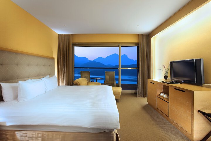 Room 5 of 71