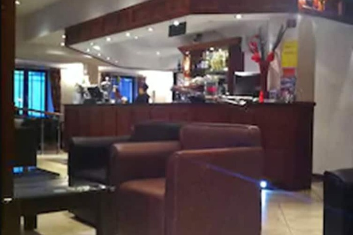 Lounge 24 of 27