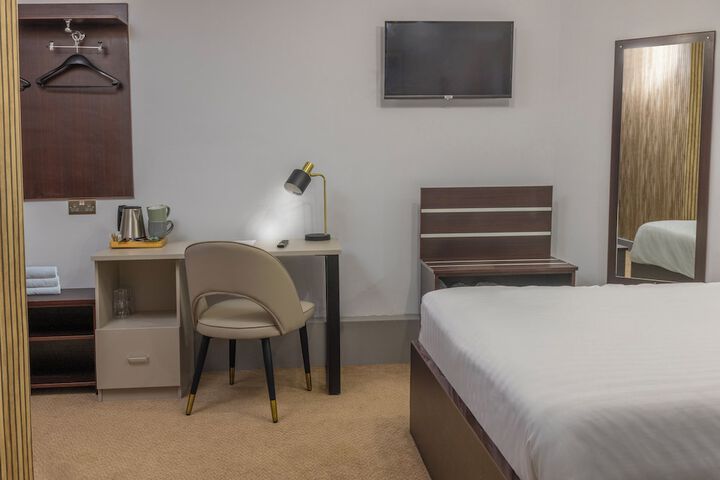 Room 40 of 86