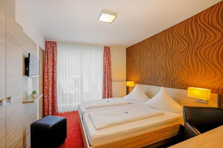 Room 12 of 44