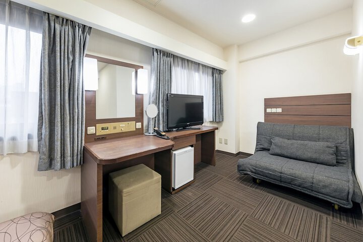 Room 16 of 52