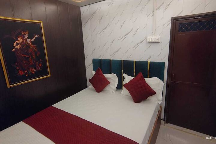 Radha Krishna Home