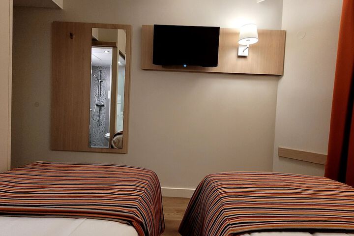 Room 7 of 30