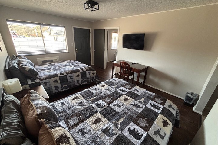 Room 11 of 37