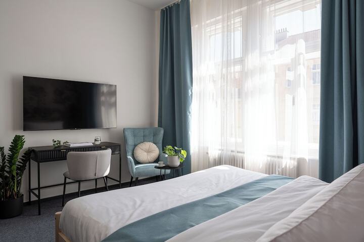 Room 2 of 37