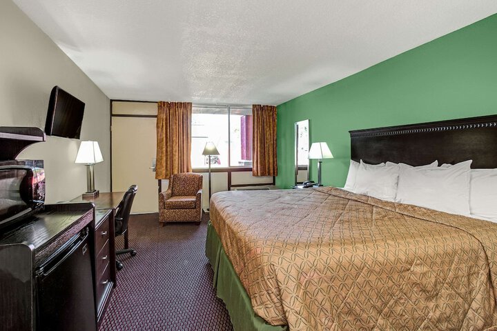 Room 22 of 35