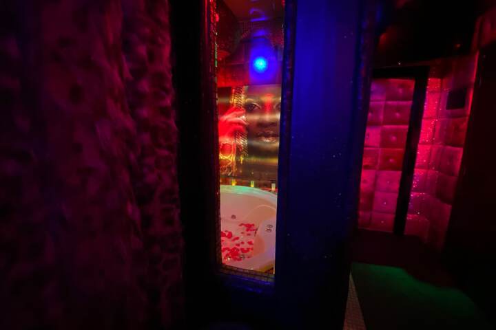 Room 63 of 139