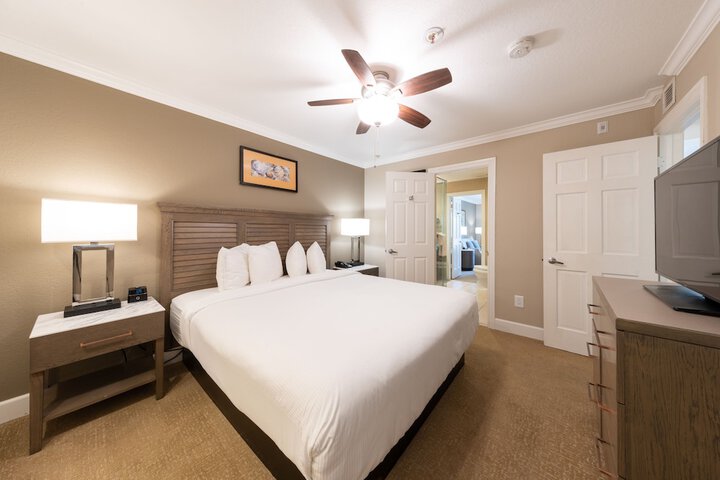 Room 4 of 99