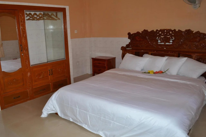 Room 4 of 19