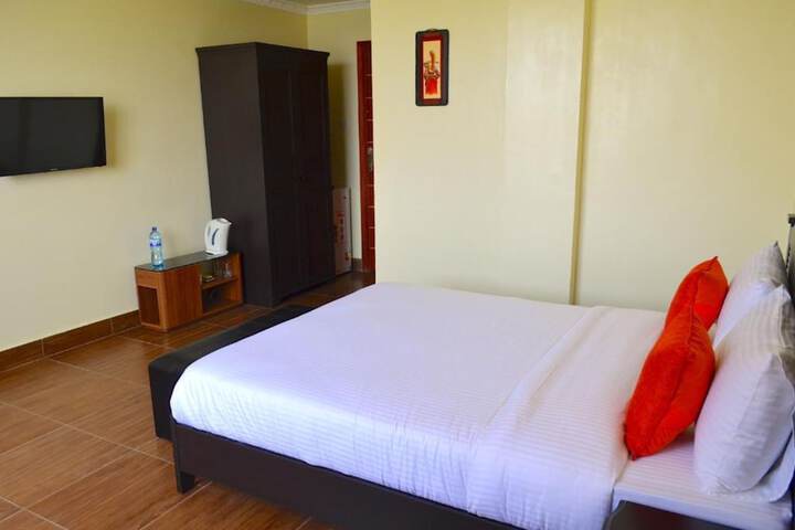Room 6 of 26