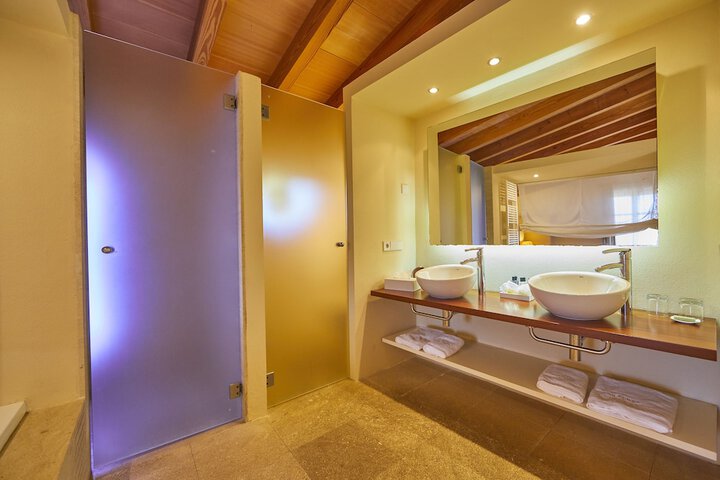 Bathroom Interior Photo