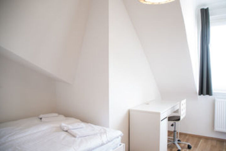 Room 16 of 81