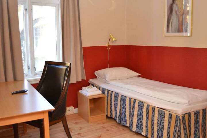 Room 3 of 17