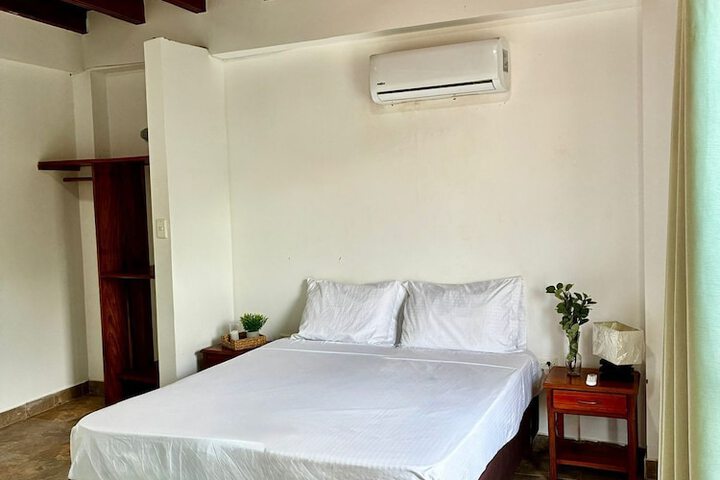 Room 6 of 15