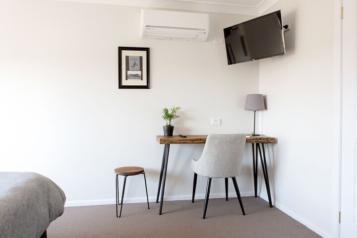 Room 16 of 35