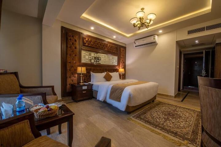 Room 3 of 60