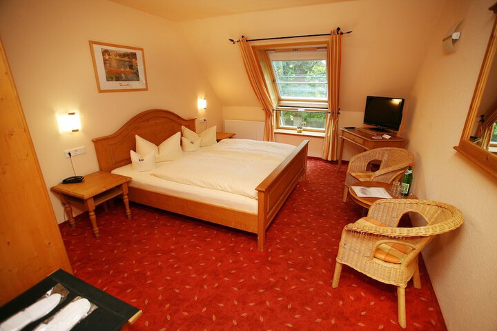 Room 3 of 55