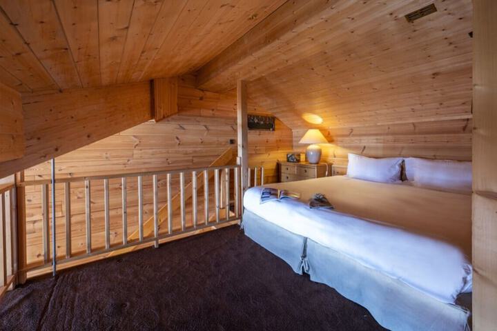 Room 17 of 115