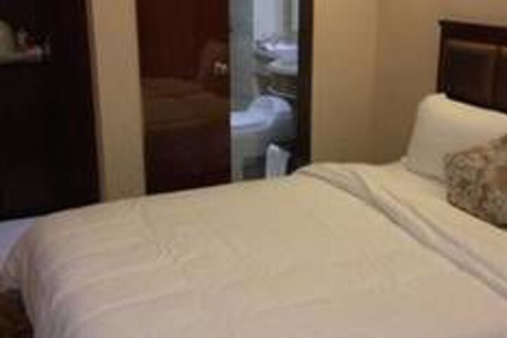 Room 41 of 59