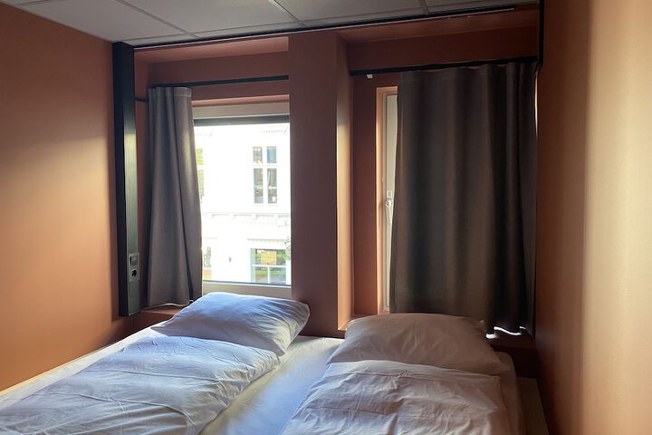 Room 29 of 69