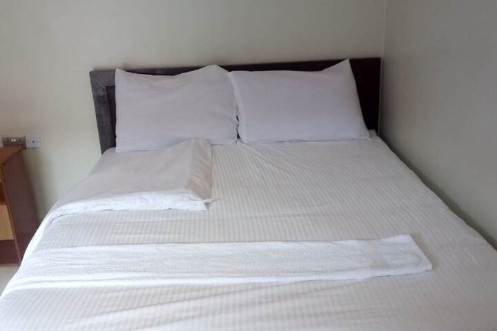 Room 7 of 14