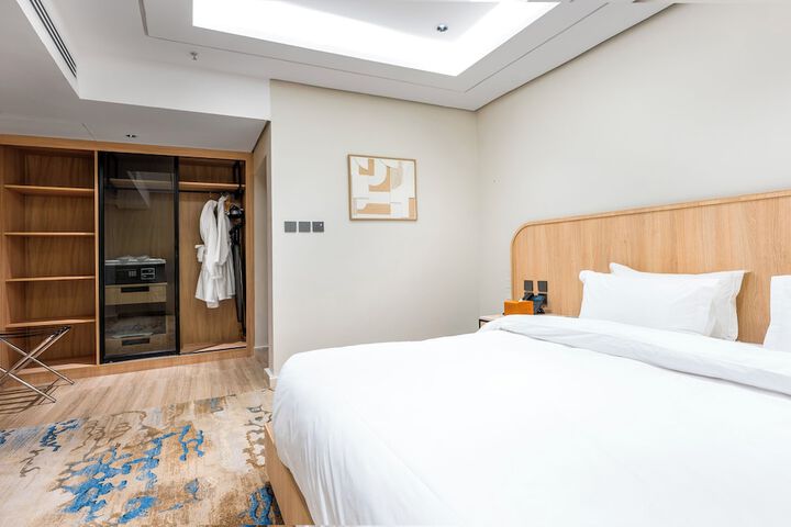 Room 15 of 36