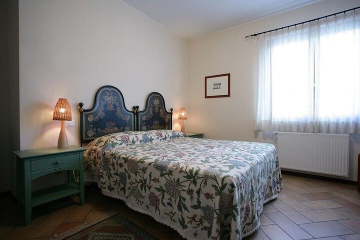 Room 3 of 37