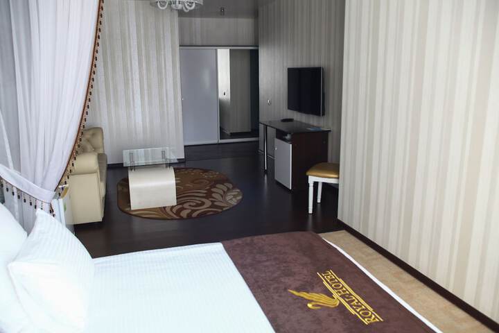 Room 35 of 67