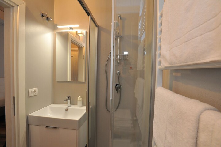 Room 45 of 61