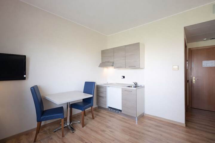Room 32 of 105