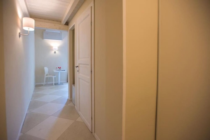 Room 8 of 40