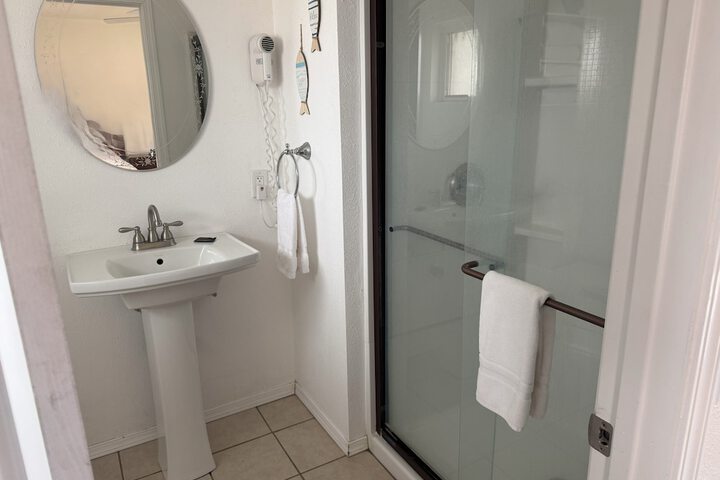 Room 10 of 25