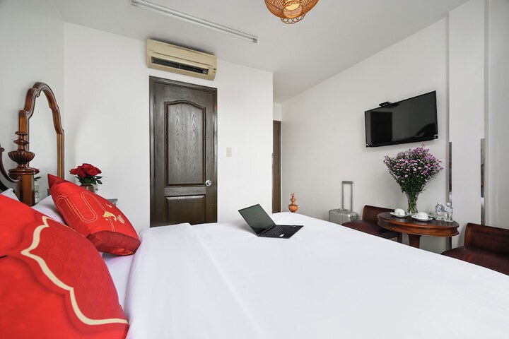 Room 15 of 53