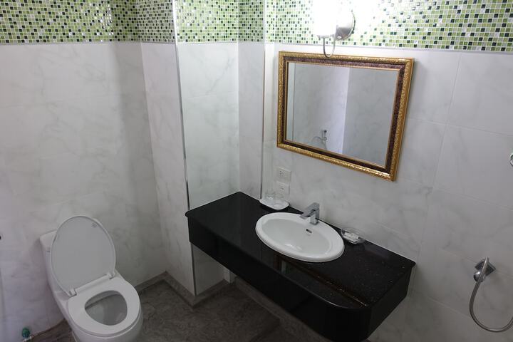 Room 17 of 31