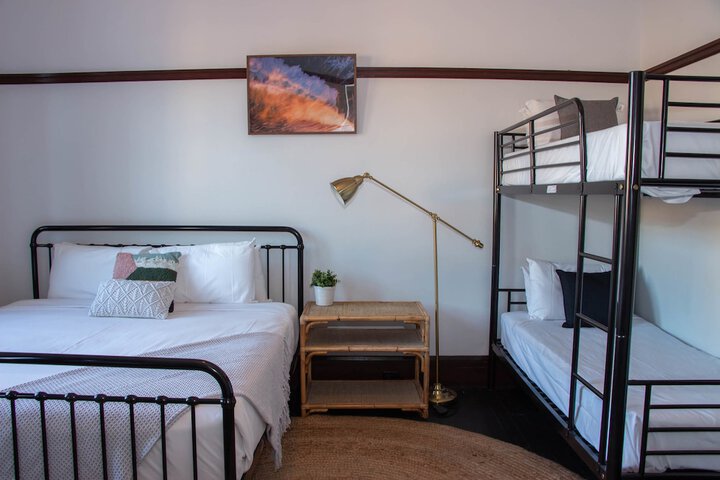 Room 15 of 192