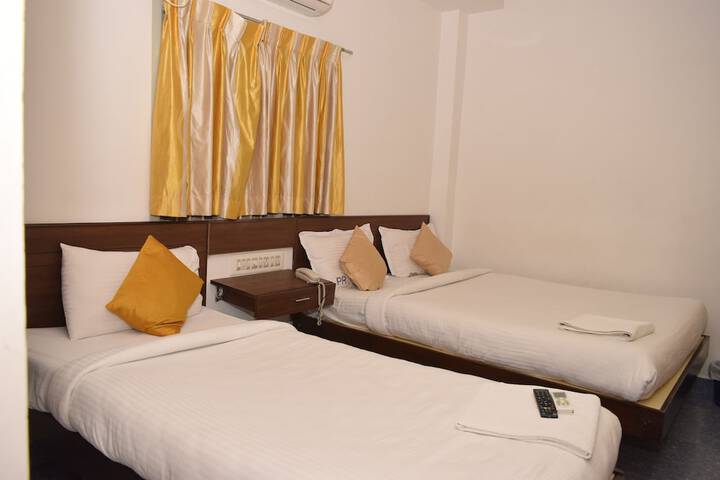 Room 3 of 13