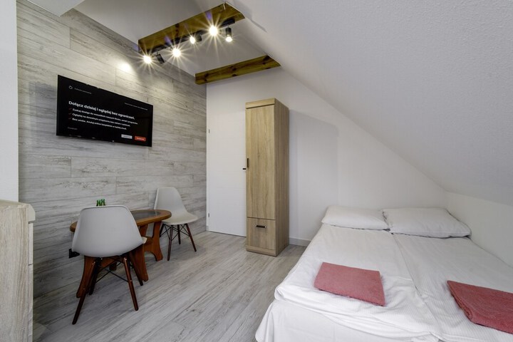 Room 17 of 50