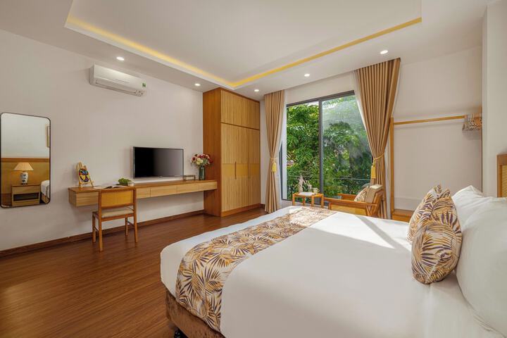Room 8 of 37
