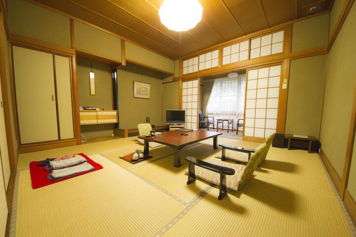 Room 4 of 31