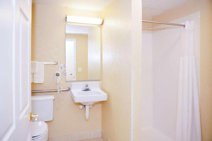 Double Accessible Queen Size Bed (2 of 2)