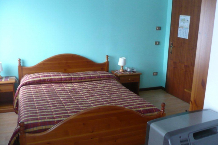 Room 2 of 14