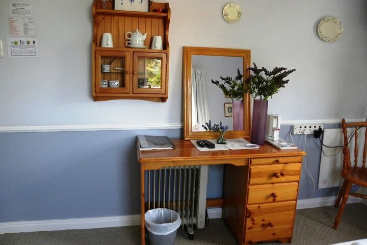 Room 2 of 68
