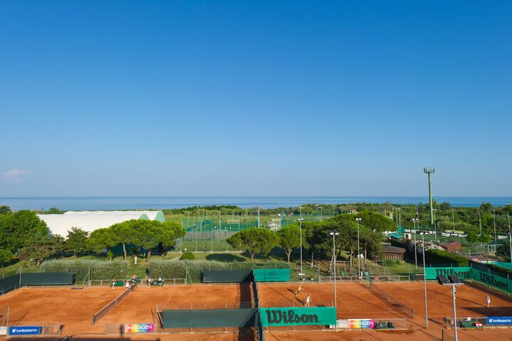 Tennis court