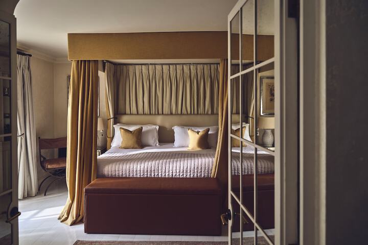 Room 78 of 200