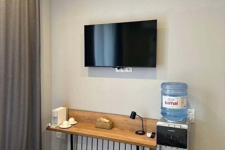 Room 11 of 17