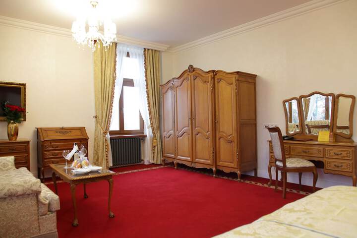 Room 9 of 60