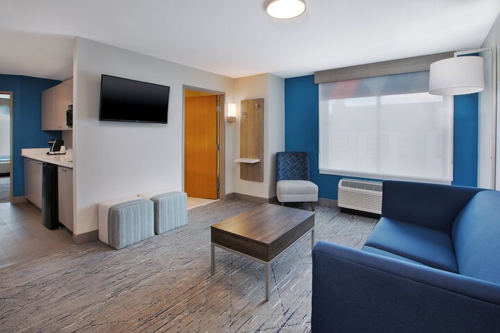 Room 15 of 52