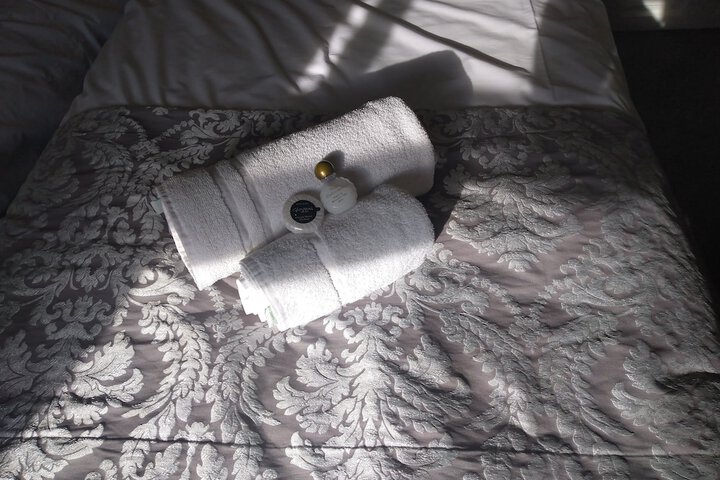 Room 2 of 16