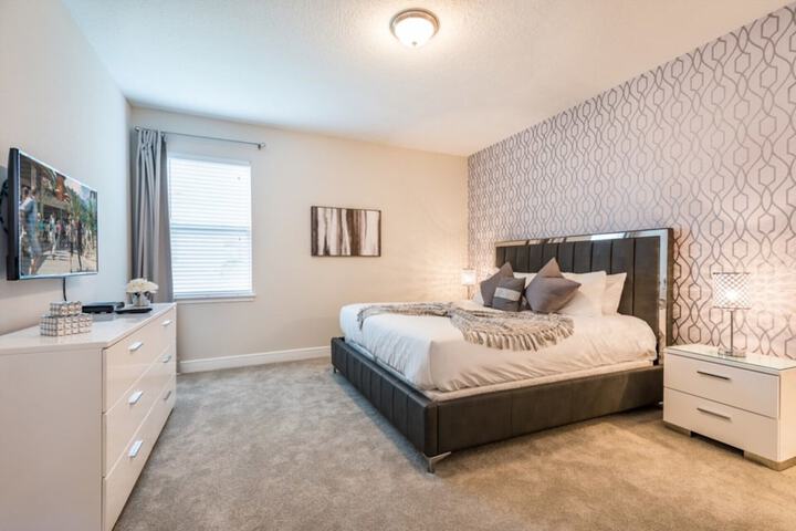 Room 3 of 60